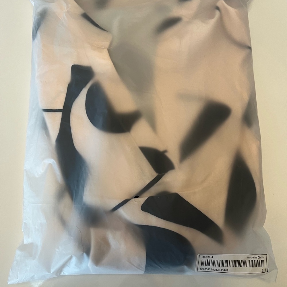 #236 SHEIN Beautiful Cream and Black Abstract Blouse. NWOT Size L - Picture 7 of 11